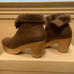 Coclico clog boot. Comfortable and stylish.